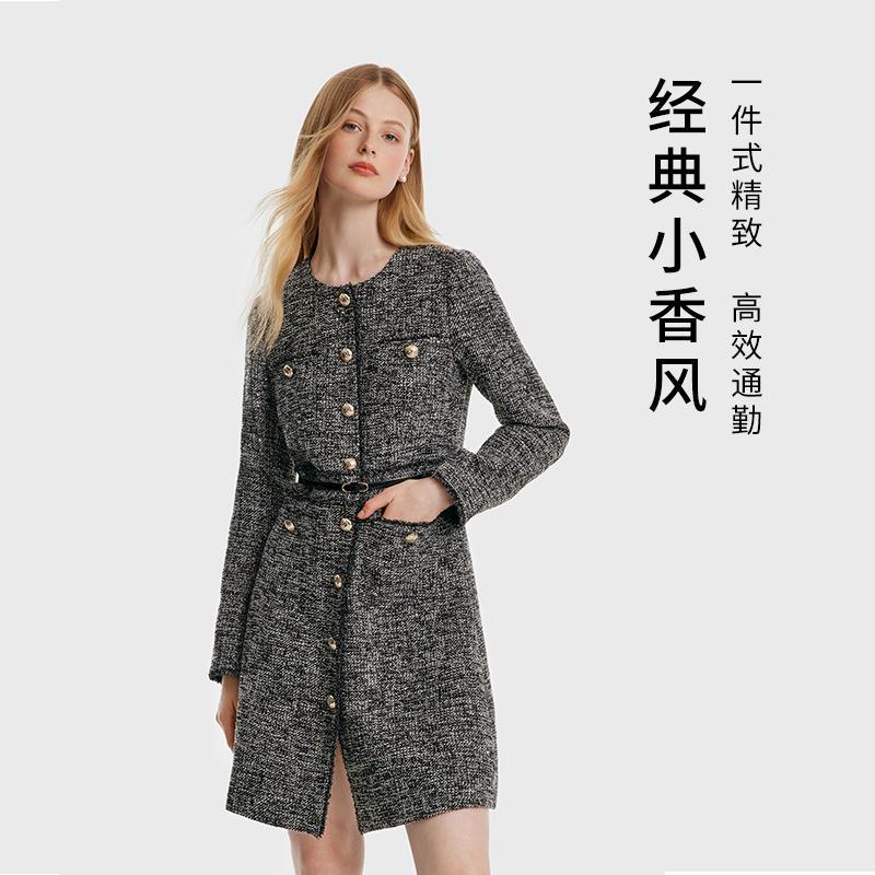 Robe en tweed à col rond avec ceinture 