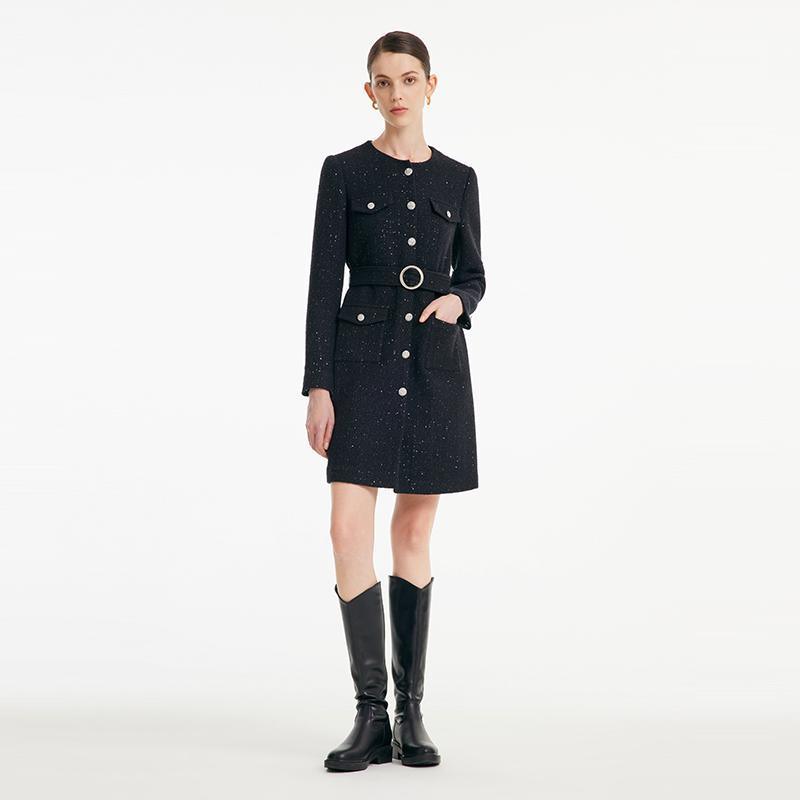 Vorbestellung: Taillenbetontes Wollkleid aus Tweed 