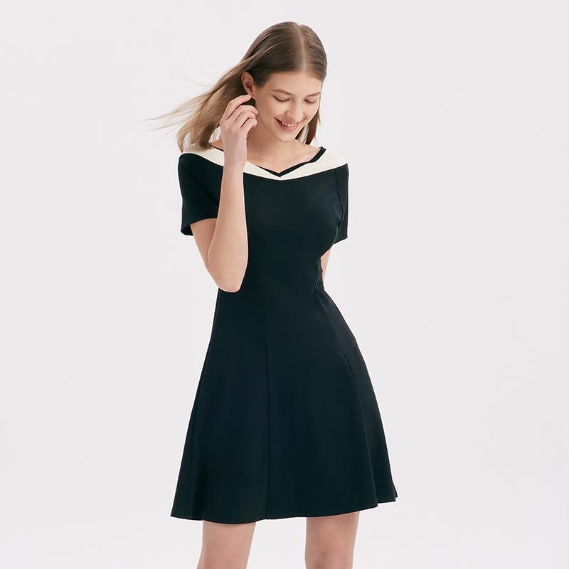 Schmales Patchwork-Kleid mit V-Ausschnitt 