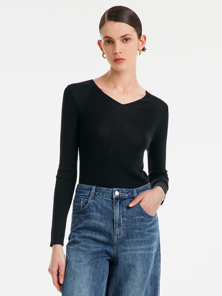 Wollpullover mit V-Ausschnitt 