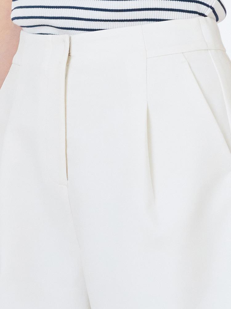 White A-Line Basic Shorts GOELIA