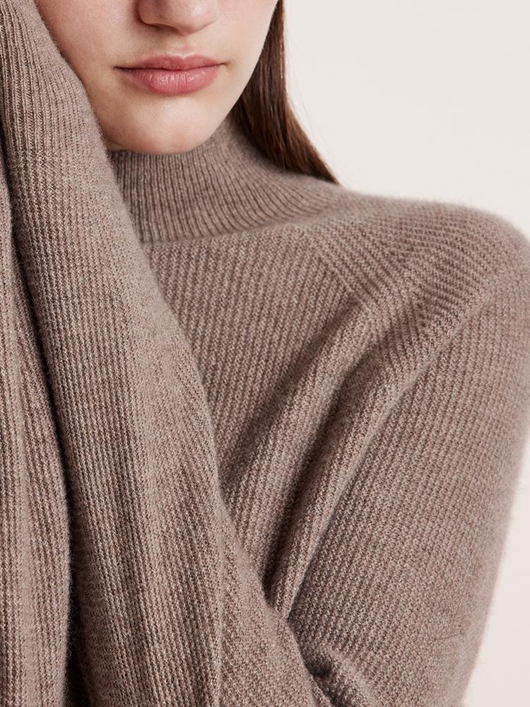 Coffee Seamless Mock Neck Cashmere Sweater GOELIA