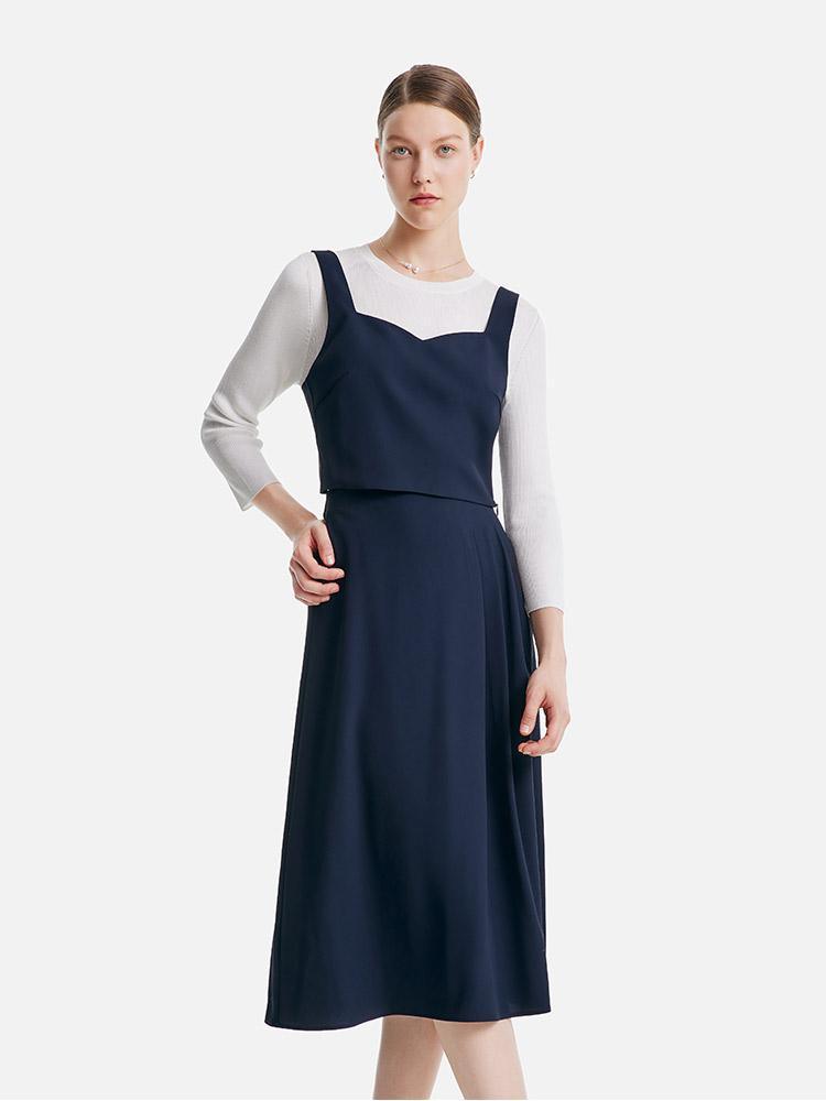 Ensemble trois pièces gilet, demi-jupe et doublure bleu marine foncé 