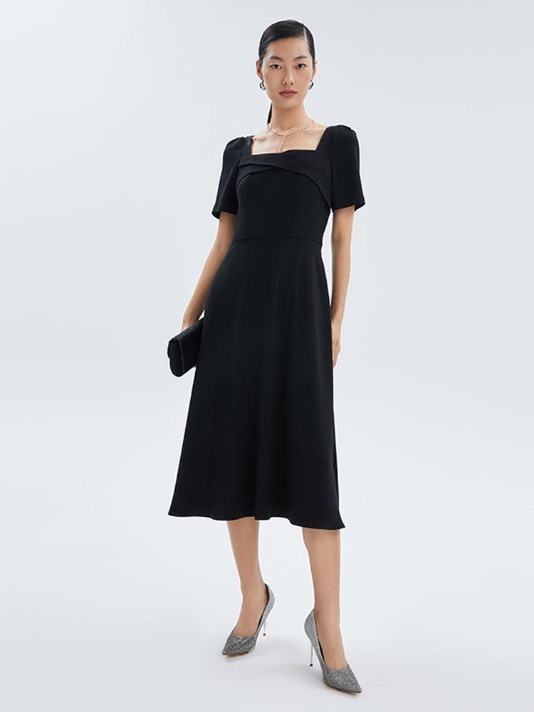 Kleid mit eckigem Ausschnitt aus Triacetat 